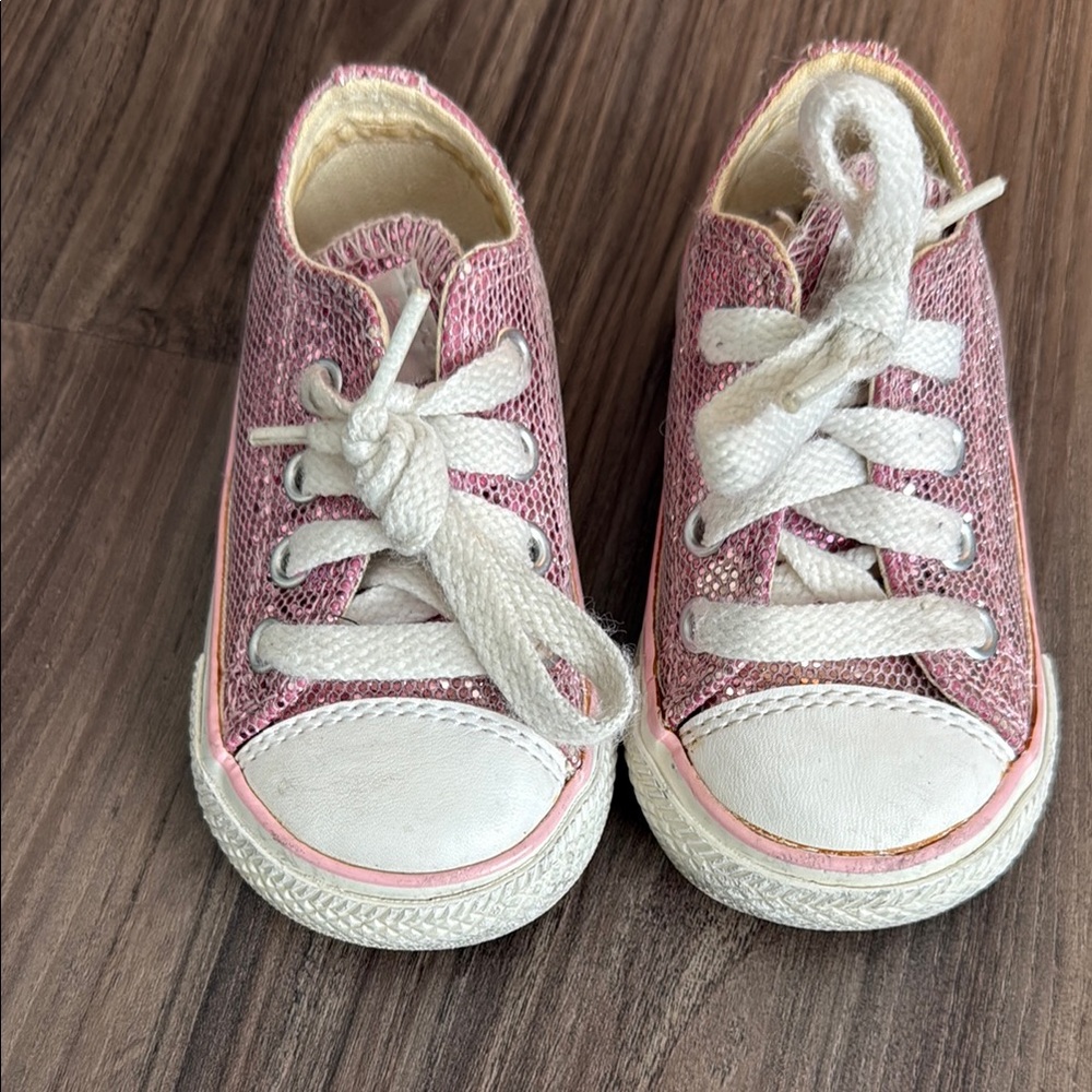 Toddler Pink Glitter/Sparkle All Star Chuck Taylor’s Sneakers Size 4
